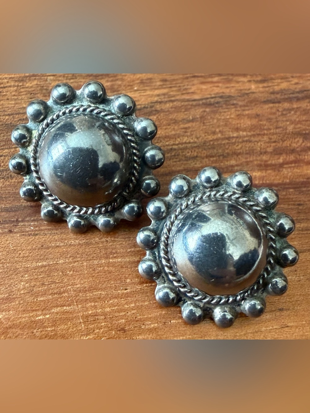 Vintage Sterling Sunburst Dome Screw On Earrings 9g